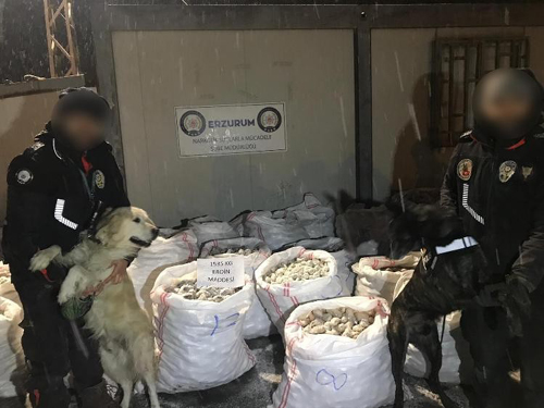 1,5 ton eroinin ele geçirildiği operasyonun zanlılarının yargılanmasına başlandı