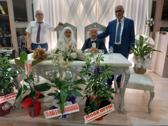 ADLİYE PERSONELLERİ DÜĞÜNDE STRES ATTI