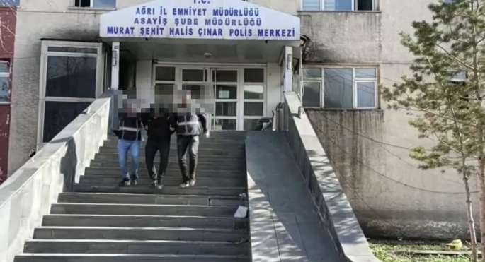 Ağrı'da kablo hırsızlığı kameralara yansıdı
