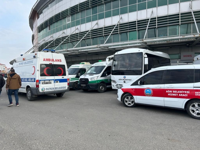 Ağrı’da kazada ölenlerin yakınlarının acı bekleyişi devam ediyor