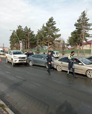 Ağrı’da zincirleme trafik kazası