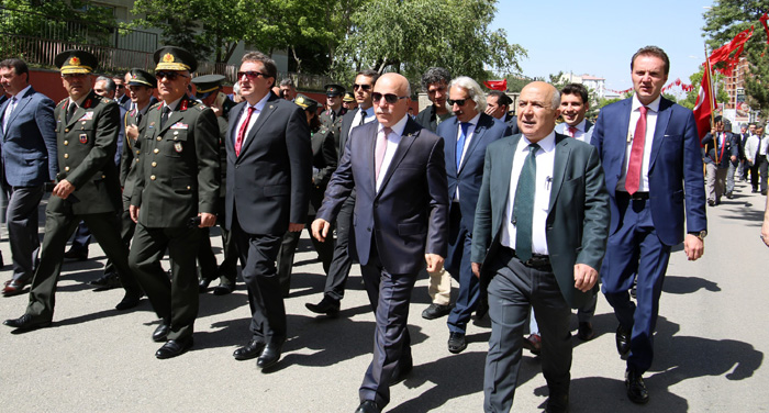 Atatürk’ün Erzurum’a gelişinin 98. yıldönümü törenlerle kutlandı