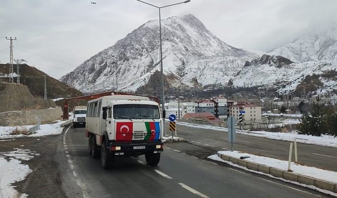 Azerbaycan’ın 14 araçlık insani yardım konvoyu deprem bölgesine gidiyor