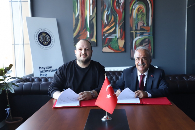 Bir iş birliği de Türkiye Buz Hokeyi Federasyonuyla