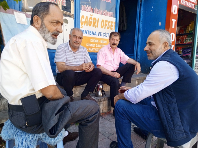 ‘BİZLER ÇAY İLE SERİNLİYORUZ’