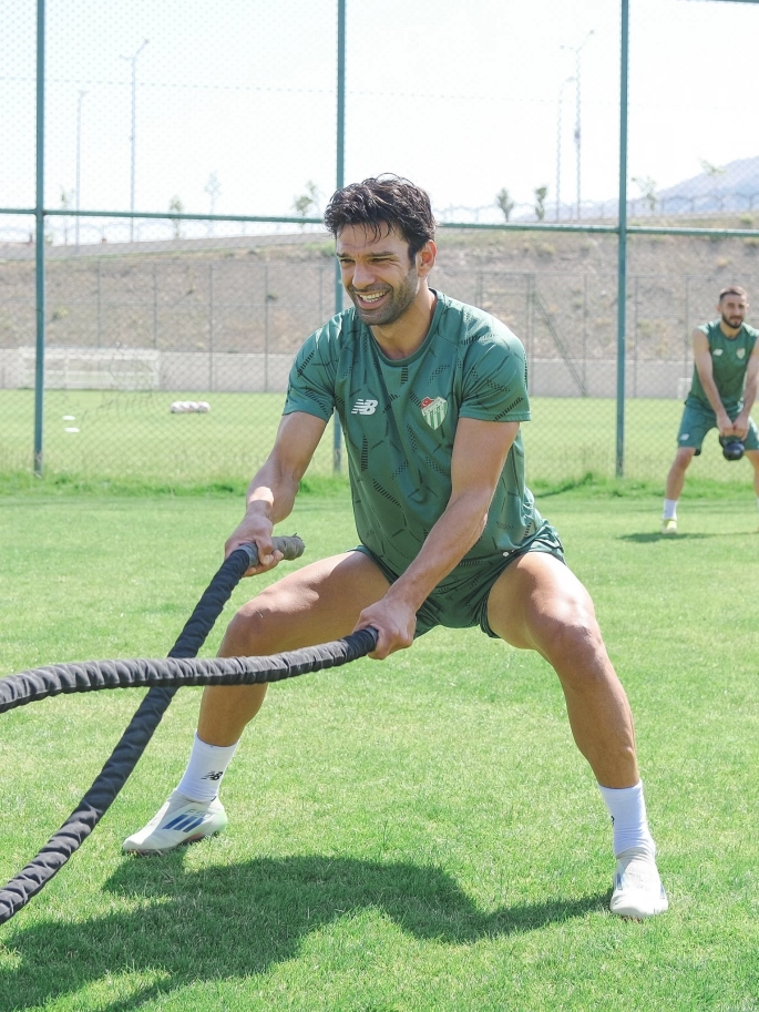 BURSASPOR ÇALIŞMALARINA DEVAM EDİYOR