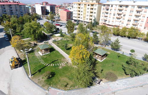 Büyükşehir Yunus Emre Mahallesi’ne park yaptı