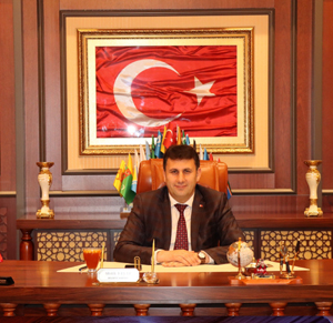 Çat Belediye Başkanı Melik Yaşar’dan Mevlit Kandili ve Cumhuriyet Bayramı mesajı