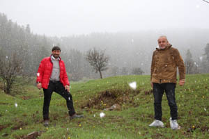 Çoban çiçekleri kar altında kaldı