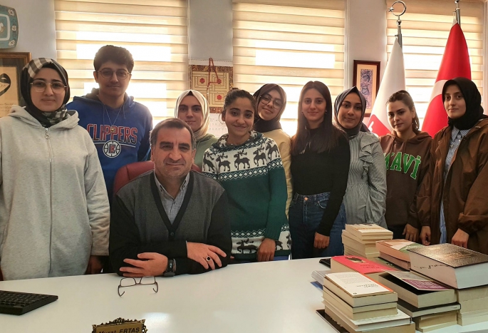 Çocuklar değil, maalesef anne ve babalar internet uygulamalarının bağımlısı 