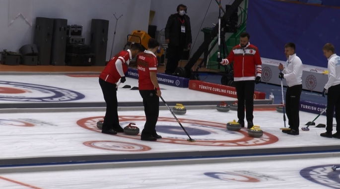 Curling 2022 Kış Olimpiyat Oyunları Ön Eleme Müsabakaları Erzurum’da son gününde devam ediyor