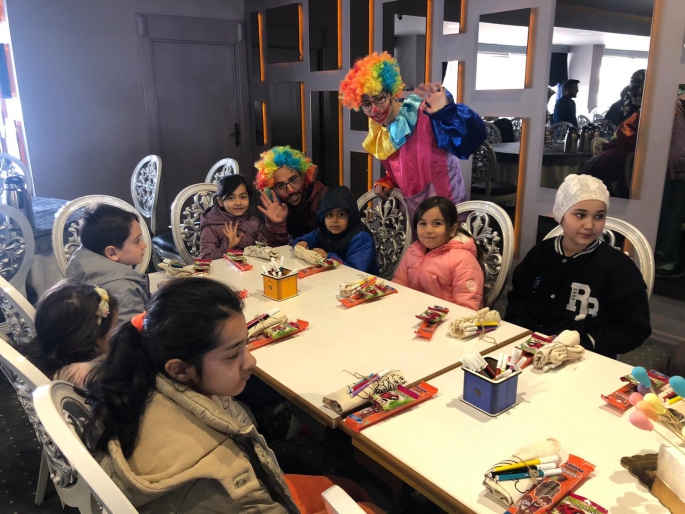 Depremzedeler yemek organizasyonunda buluştu