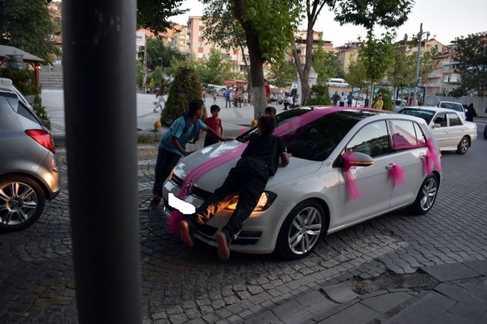 DÜĞÜN KONVOYLARINDA BAHŞİŞ TEHLİKESİ