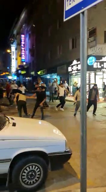 Elazığ’da çıkan kavgada ortalık savaş alanına döndü
