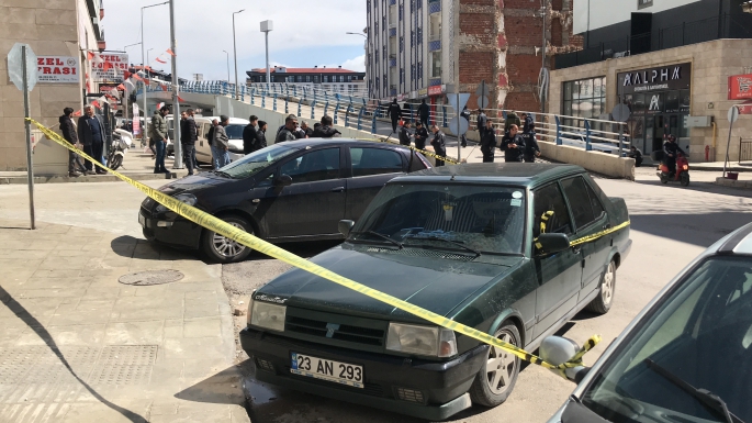 Elazığ'da silahlı bıçaklı kavga: 2 yaralı