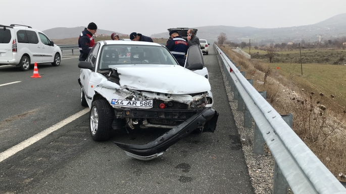 Elazığ’da trafik kazası: 4'ü çocuk 7 yaralı