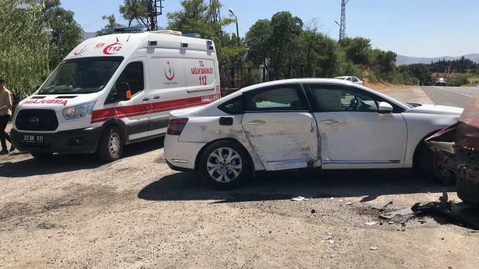 Elazığ’da trafik kazası: 4 yaralı