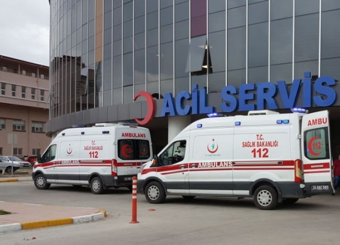 Erzincan’da kavgaya müdahale eden polis bacağından bıçaklandı