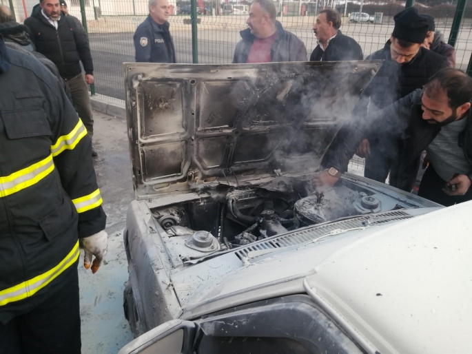 Erzincan’da otomobil yangını