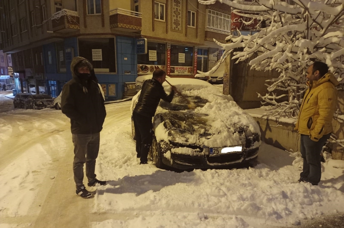 ERZURUM BEYAZA BÜRÜNDÜ