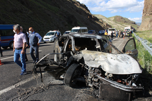 Erzurum’da feci kaza: 2 ölü, 3 yaralı