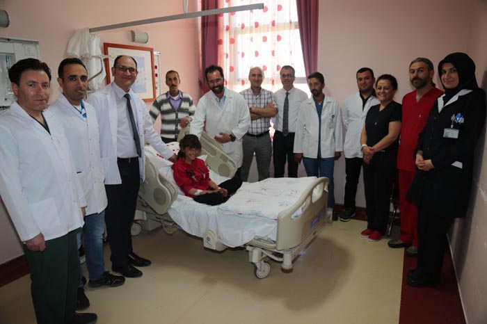 Erzurum’da, kalp rahatsızlığı olan 11 yaşındaki çocuğa açık kalp ameliyatı yapıldı