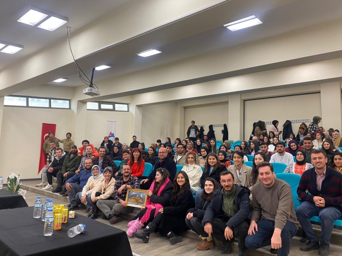 Erzurum DT oyuncuları, öğrencilerle söyleşti 