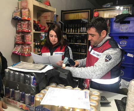 Erzurum İl Jandarma Komutanlığı’ndan sahte ve kaçak alkol denetimi