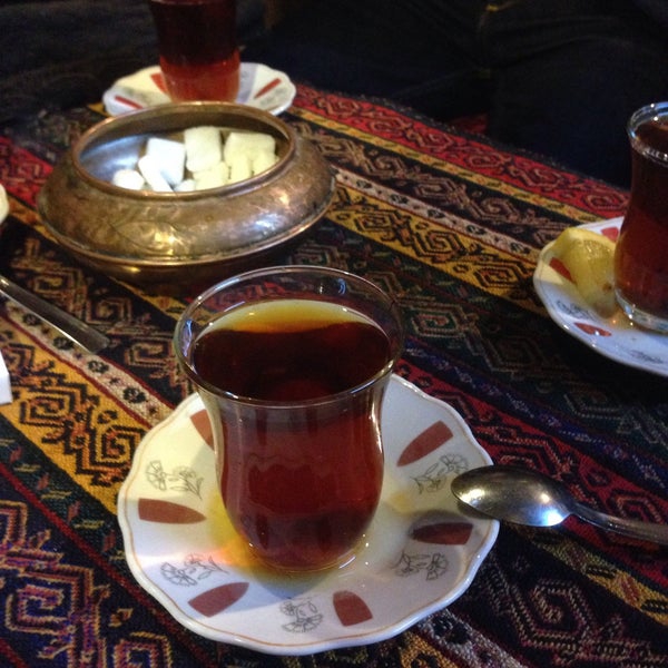 ERZURUMLULAR İÇİN İFTAR SONRASI ÇAY OLMAZSA OLMAZ!
