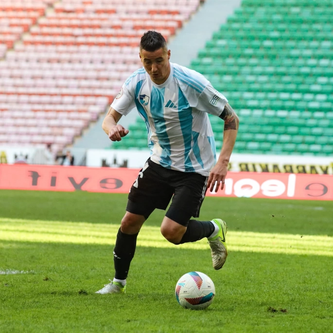 ERZURUMSPOR, DİYARBAKIR’DAN 3 PUANLA DÖNDÜ