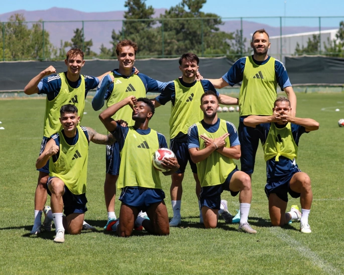 ERZURUMSPOR GÜÇ DEPOLUYOR