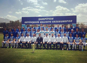 Erzurumspor kupayla poz verdi