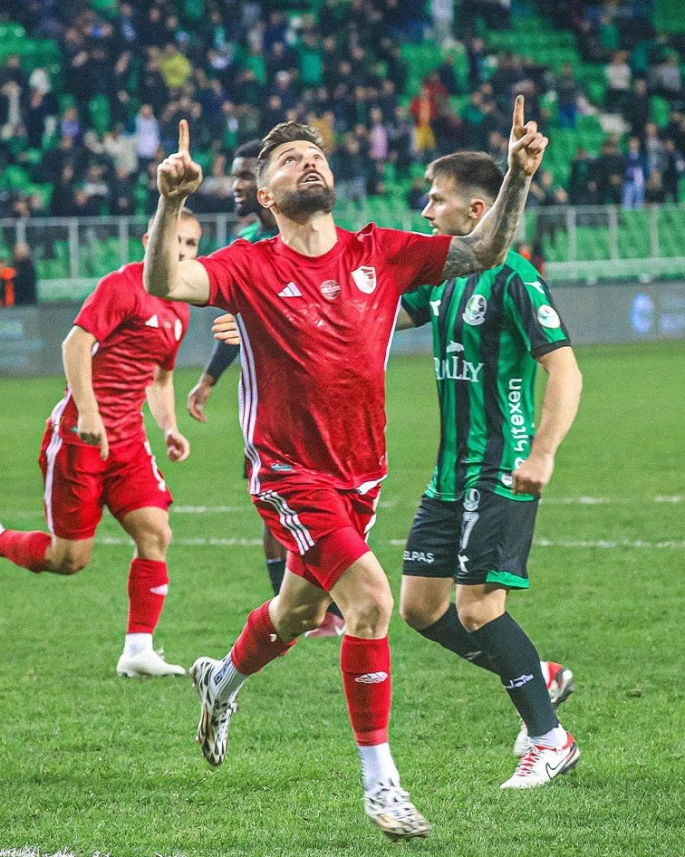 ERZURUMSPOR PUAN DAĞITMAYA DEVAM EDİYOR