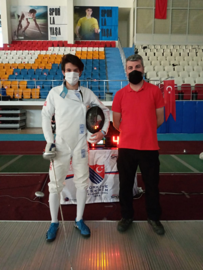 Eskrim sporcusu Akal, Dünya Şampiyonası için Milli takım kampına davet edildi