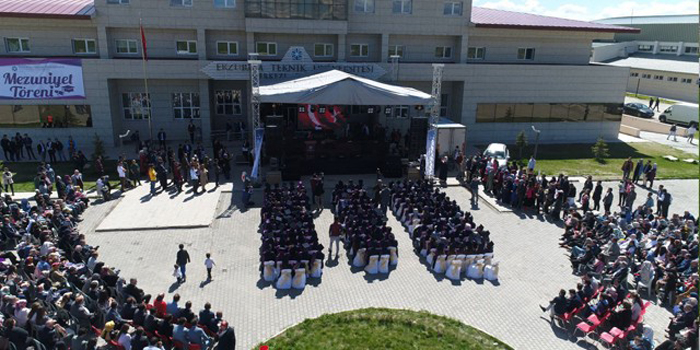 ETÜ’de mezuniyet coşkusu