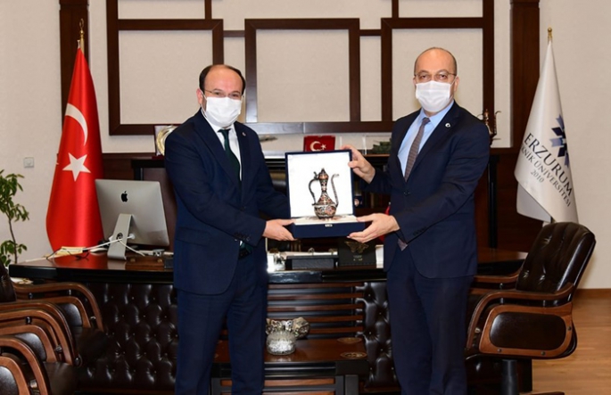 Gümüşhane Üniversitesi Rektörü Zeybek'ten, ETÜ Rektörü Çakmak'a ziyaret