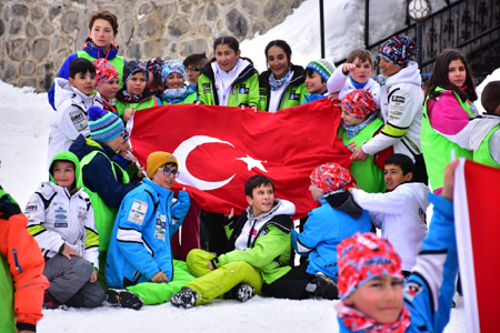 Her biri madalya avcısı