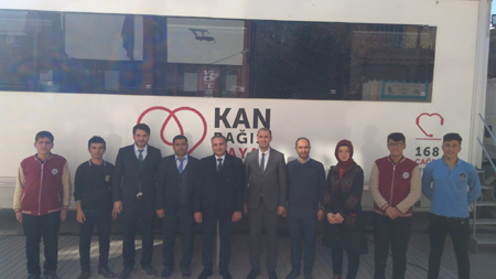 Horasan’da öğretmen ve öğrencilerden Barış Pınarı Harekatı’na kan bağışlı destek