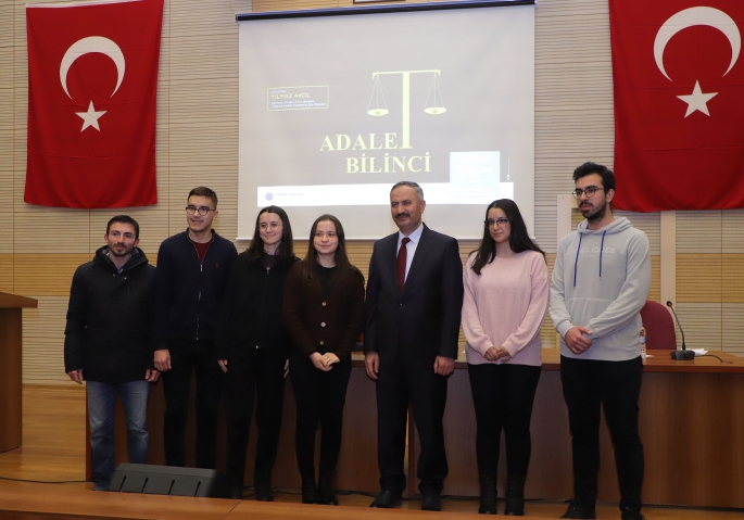 Hukuk Fakültesinde ‘Adalet Bilinci’ konulu söyleşi düzenlendi