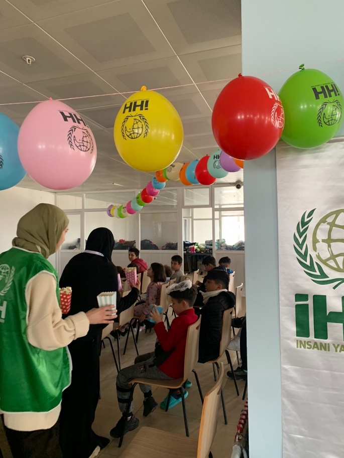 İHH GÖNÜLLERE DOKUNMAYA DEVAM EDİYOR