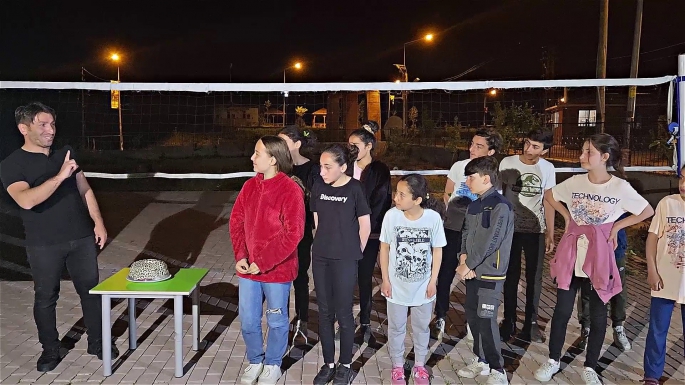 İlkokul öğrencilerinin Survivor yarışması sosyal medyada gündem oldu