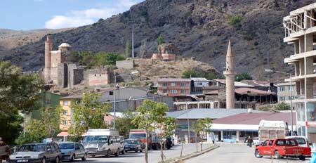 İspir ilçesinde bir mahalle karantinaya alındı