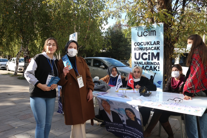 Kampüste yer alan öğrenci odaklı stantlara ilgi yoğun oldu