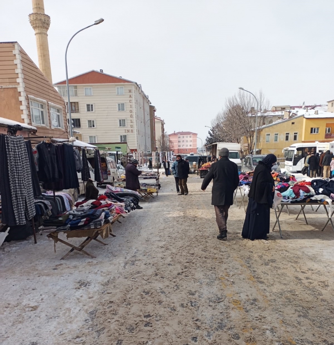 KAR YAĞIŞI ESNAFI ZOR DURUMDA BIRAKTI