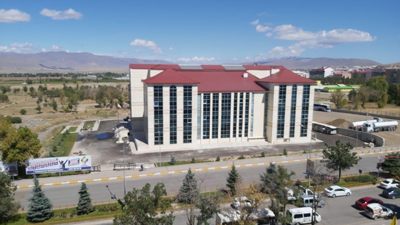 Kütüphane personelinden örnek davranış