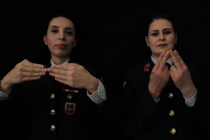 Mehmetçik'ten işaret diliyle anlamlı mesaj, vefalı sürpriz
