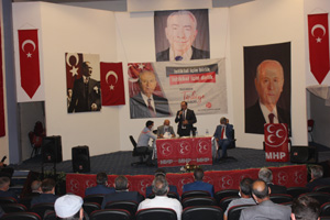 MHP ilçe kongrelerine Narman ile devam etti 