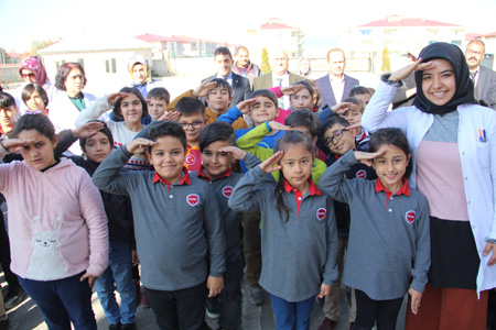 Öğrencilerin Asker sevgisine Mehmetçik Vakfı duyarsız kalmadı