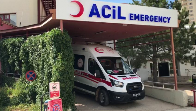 Otomobil uçuruma yuvarlandı: 2 yaralı