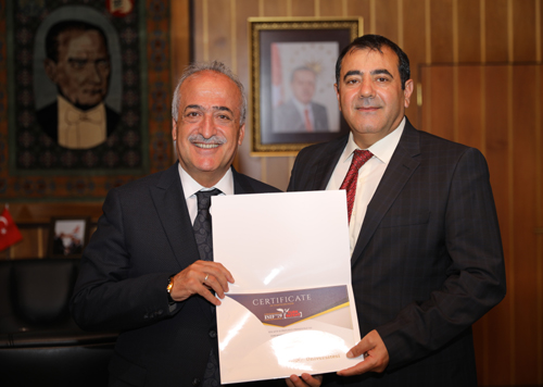 Patent sahibi akademisyenler ödüllerini Rektör Çomaklı’dan aldı 